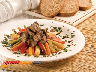 Renkli Sebzeli Soya Soslu Et