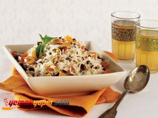 KURUYEMİŞLİ VE KURU MEYVELİ PİLAV