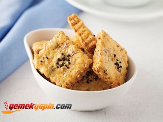 JAMBONLU KURU DOMATESLİ SCONE