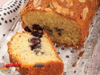 Yaban Mersinli ve Haşhaş Tohumlu Kek