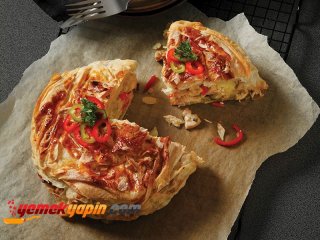 TAVUK ETLİ KOLAY BÖREK